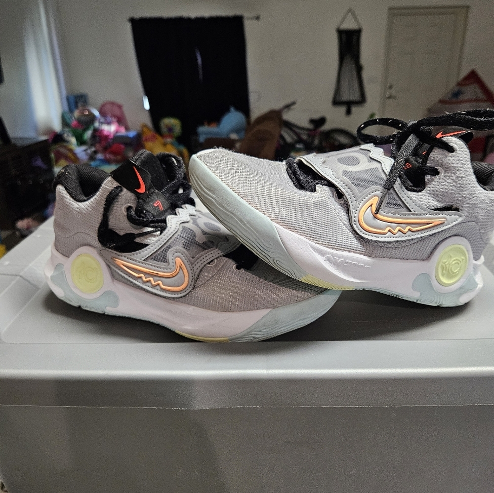 Nike KD TREY 7 X Size 8.5 in Mens Gray Basketball Shoes